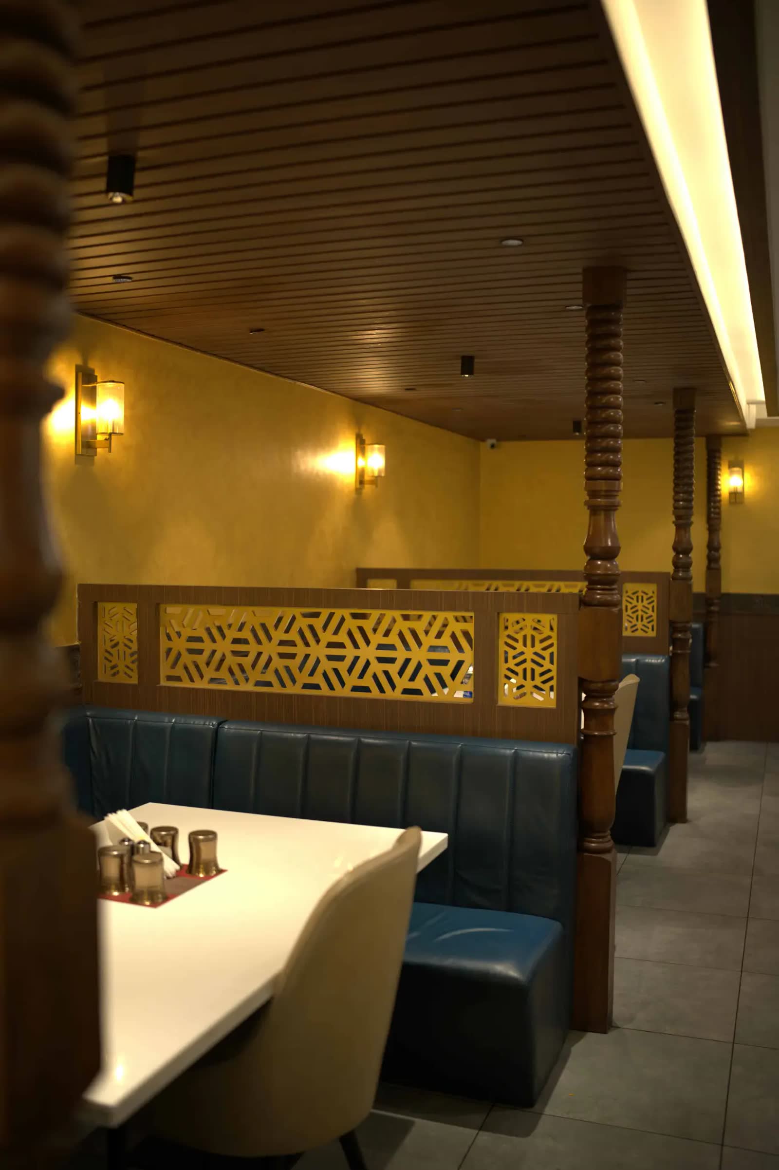 Madurai Mannar Mess Thoraipakkam dining interior