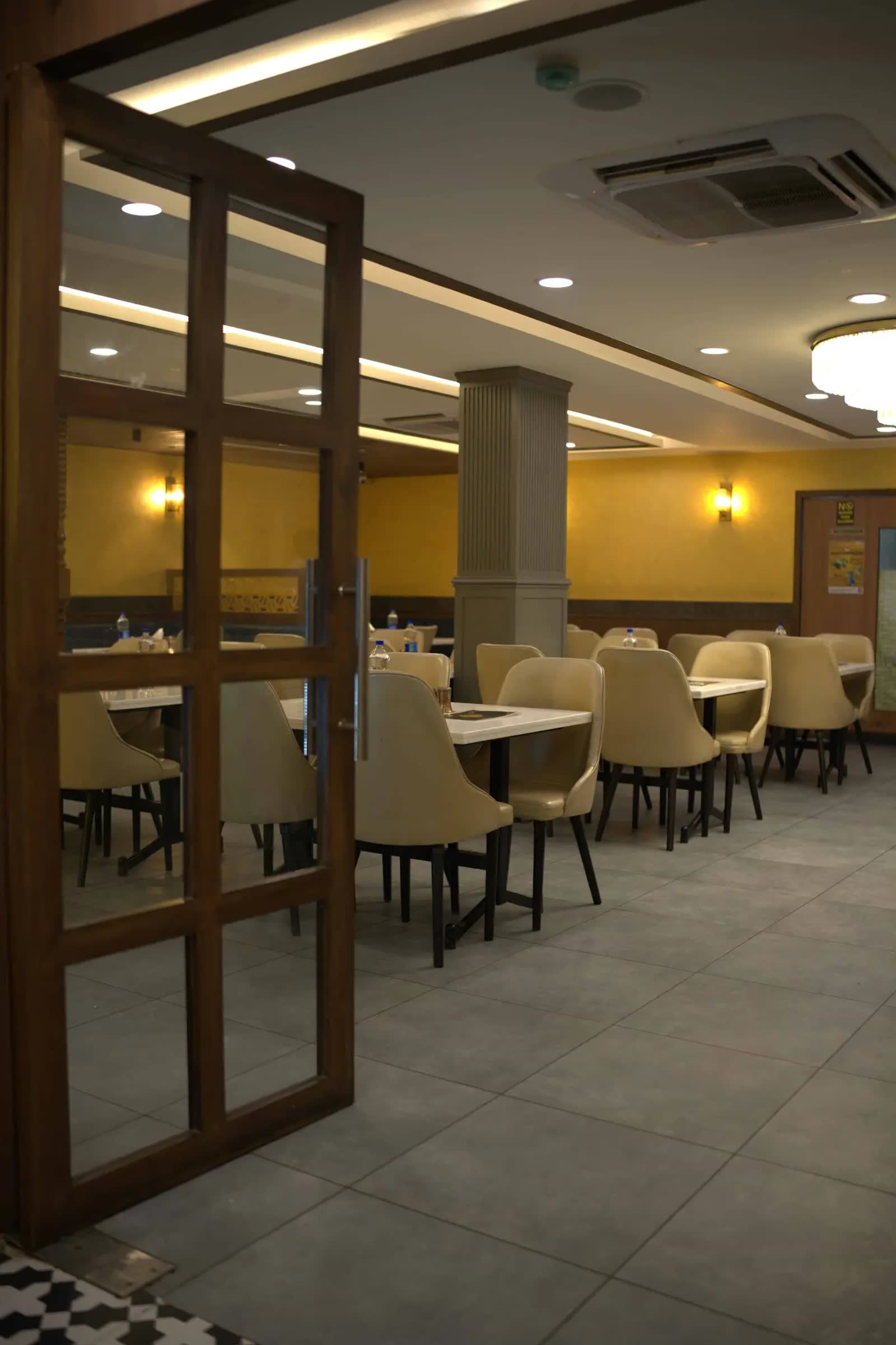 Madurai Mannar Mess Porur dining room